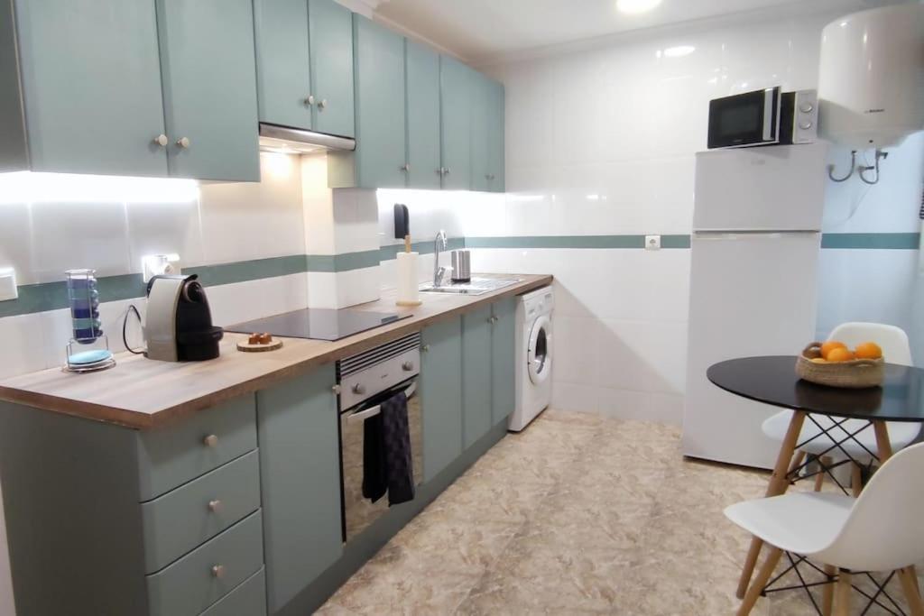 Apartamento En El Centro De Elche Con Terraza La Alborada Екстериор снимка