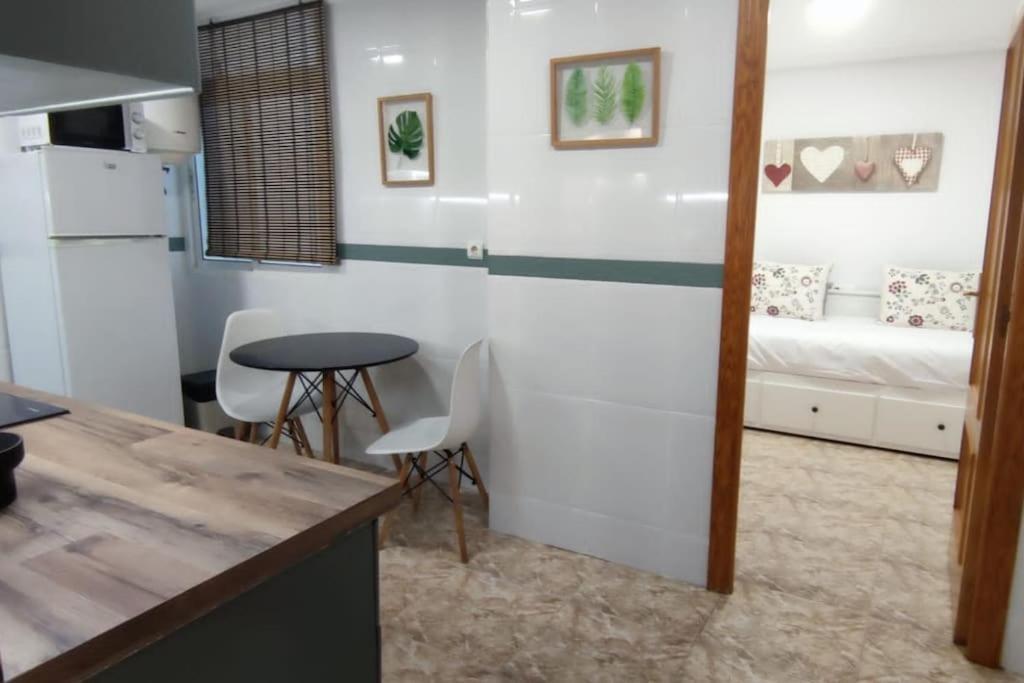 Apartamento En El Centro De Elche Con Terraza La Alborada Екстериор снимка