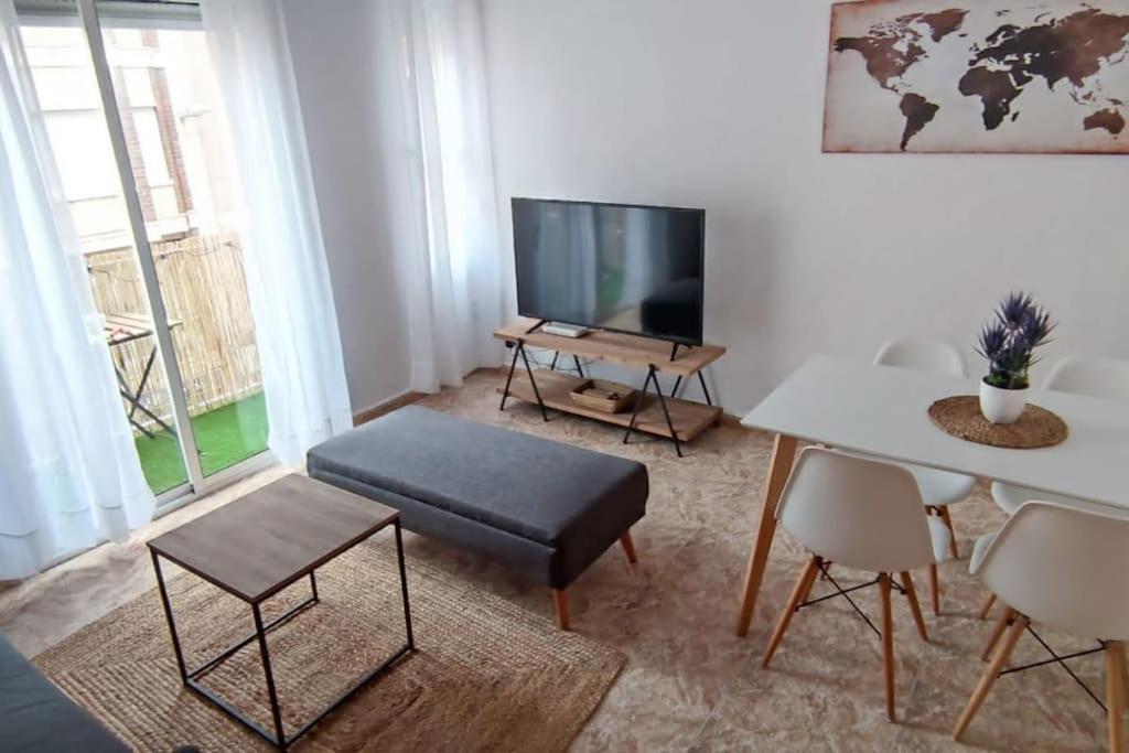 Apartamento En El Centro De Elche Con Terraza La Alborada Екстериор снимка