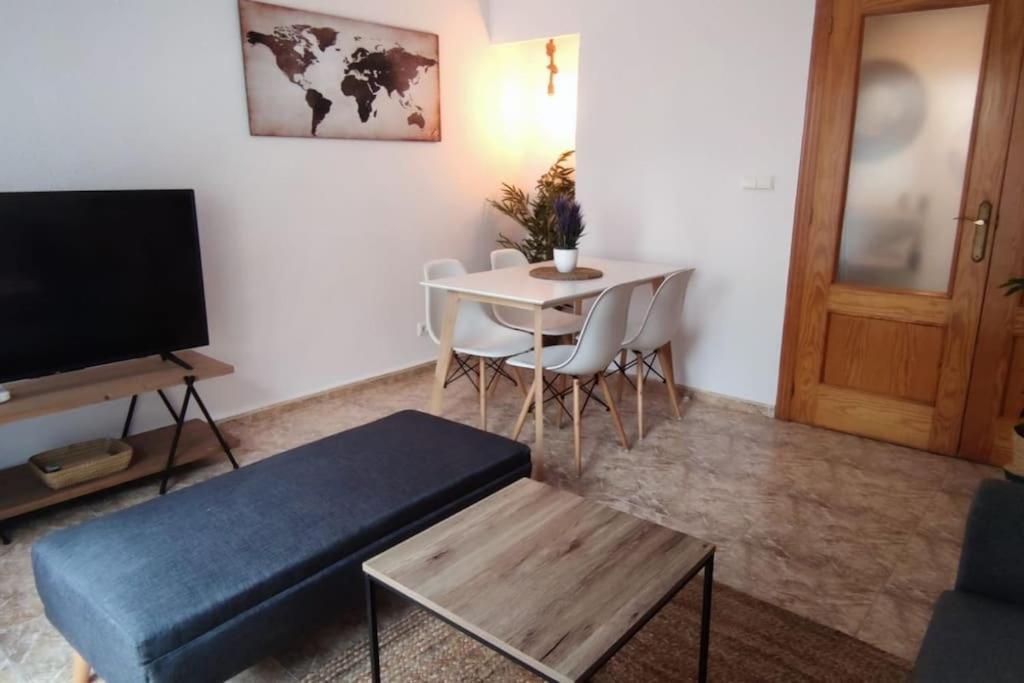 Apartamento En El Centro De Elche Con Terraza La Alborada Екстериор снимка