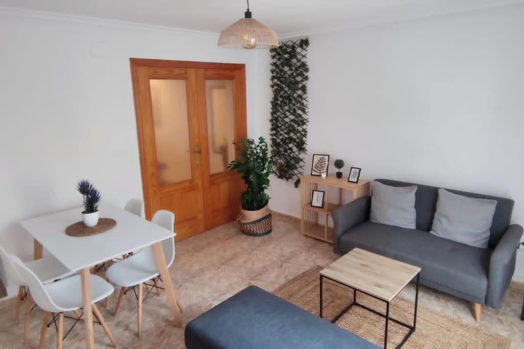 Apartamento En El Centro De Elche Con Terraza La Alborada Екстериор снимка