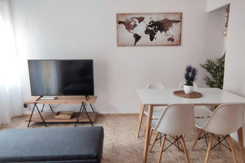 Apartamento En El Centro De Elche Con Terraza La Alborada Екстериор снимка
